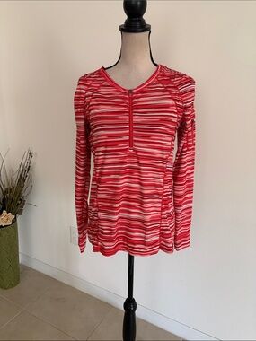 Athleta large Pacifica half zip shirt 977